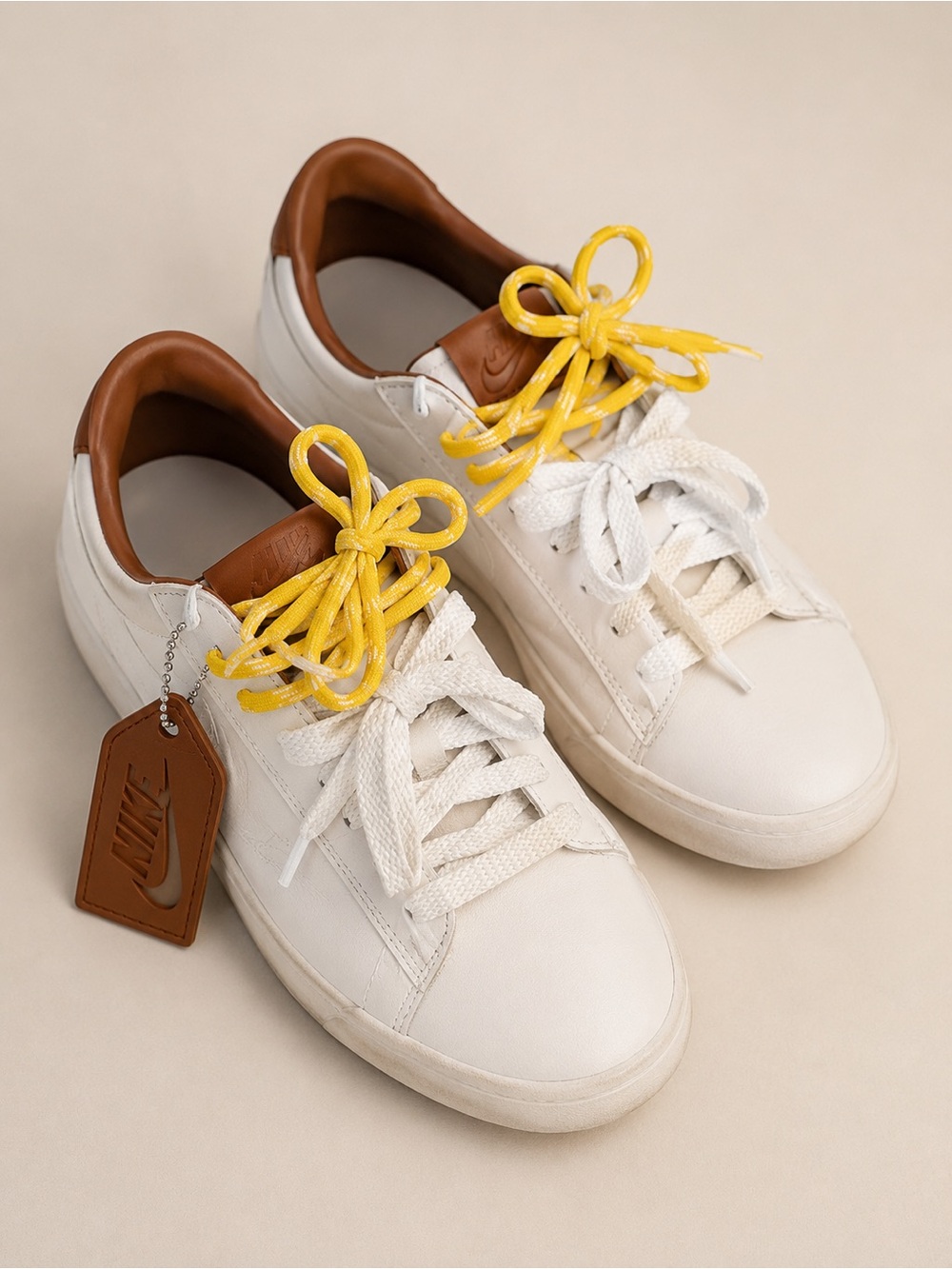 Steve Madden Marvin Court White Leather Sneakers Yellow Laces Charm Size 8 - Picture 2 of 5